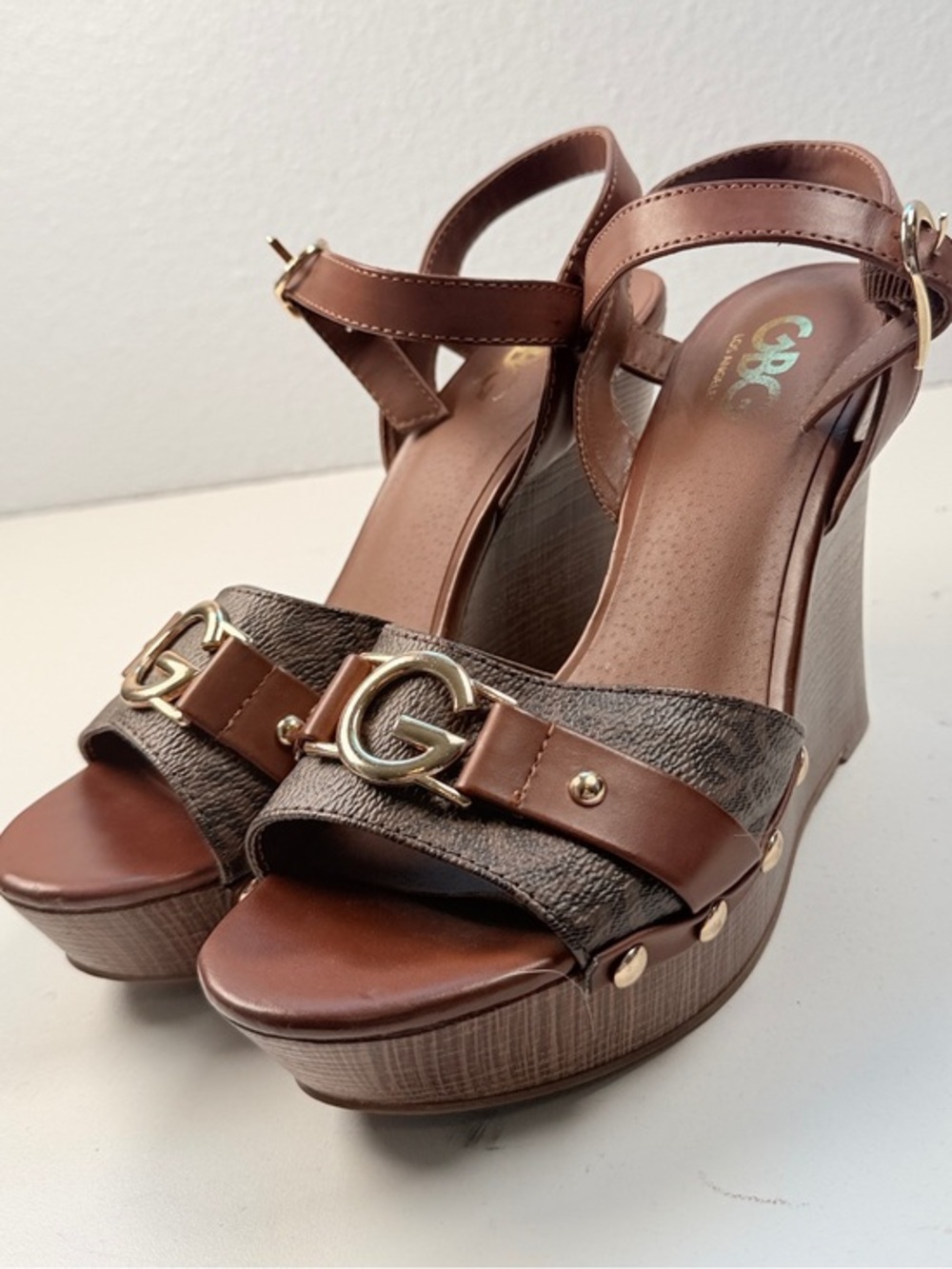 Guess GBG Los Angeles Brown Logo Print Platform Wedge Sandals Size 8M